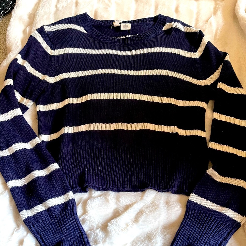Crop sweater